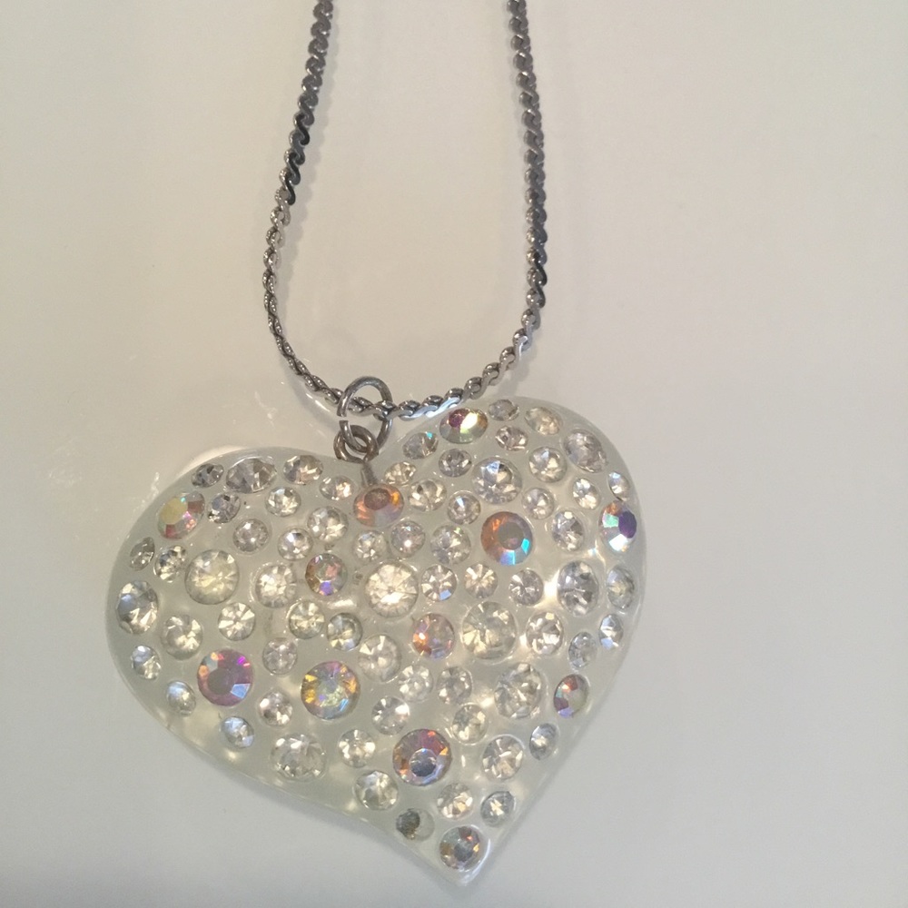 NIB Gorgeous Heart & Diamond Necklace